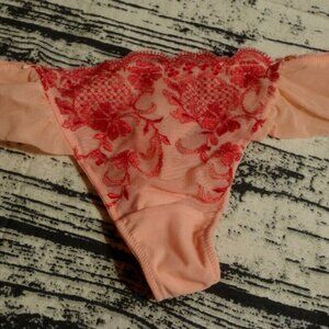 AMBRIELLE Size 6/M Nylon Embroidered Thong Panty NWT